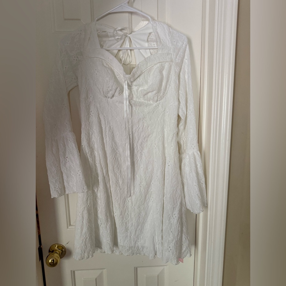 White Lace Long Sleeve Dress